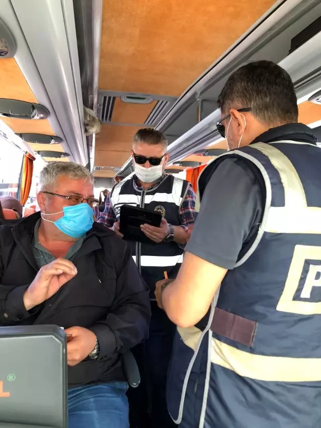'Tam Kapanma' öncesi otogarlarda denetimler gerçekleştirildi 'Tam Kapanma' öncesi otogarlarda denetimler gerçekleştirildi