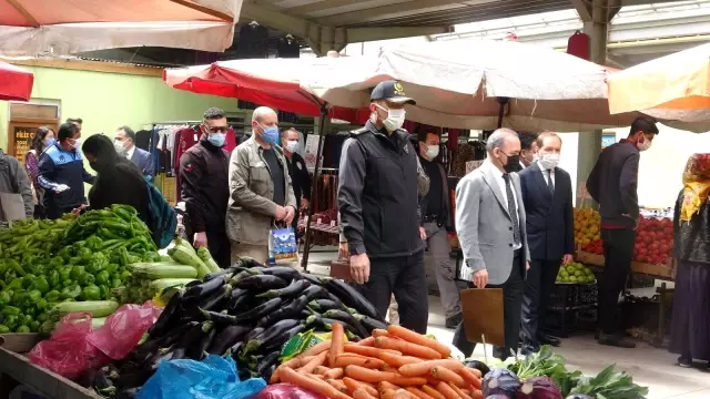 Tam kapanma öncesi Vali Öner, Başkan Demir ile birlikte denetimlerde bulundu Tam kapanma öncesi Vali Öner, Başkan Demir ile birlikte denetimlerde bulundu
