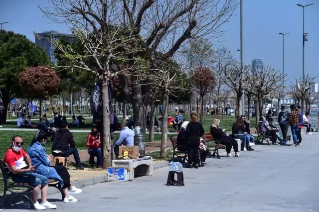 Tam kapanma öncesi vatandaşlar sahile akın etti Tam kapanma öncesi vatandaşlar sahile akın etti