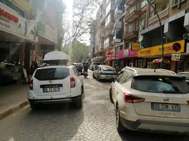 Tam kapanma öncesinde Erdek en hareketli saatlerini yaşadı Tam kapanma öncesinde Erdek en hareketli saatlerini yaşadı