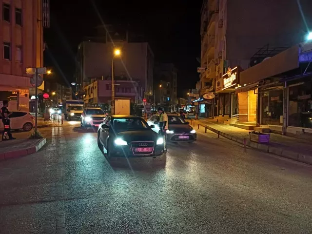 Yasak sonrası Samandağ'da sıkı uygulama Yasak sonrası Samandağ'da sıkı uygulama