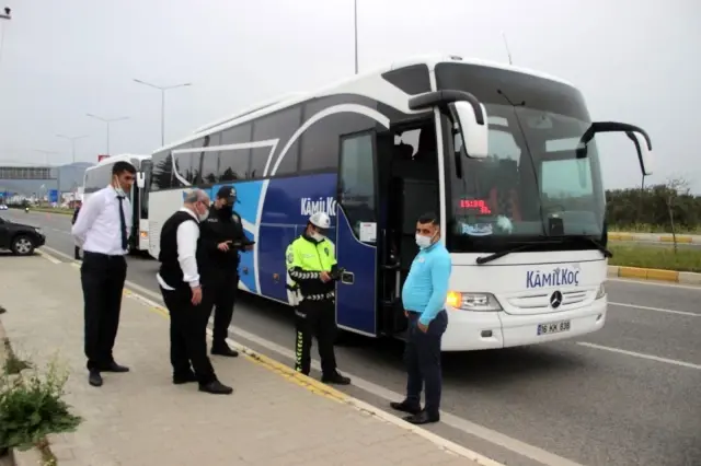 Tam kapanmanın ardından Balıkesir sınırlarında yol denetimleri başladı Tam kapanmanın ardından Balıkesir sınırlarında yol denetimleri başladı