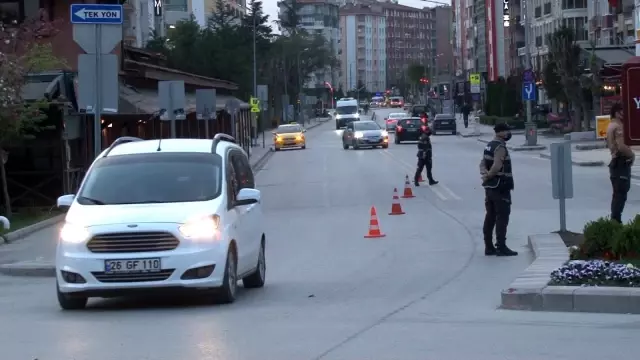 17 günlük kapanmanın başlamasıyla Eskişehir'de alanlar bomboş kaldı 17 günlük kapanmanın başlamasıyla Eskişehir'de alanlar bomboş kaldı