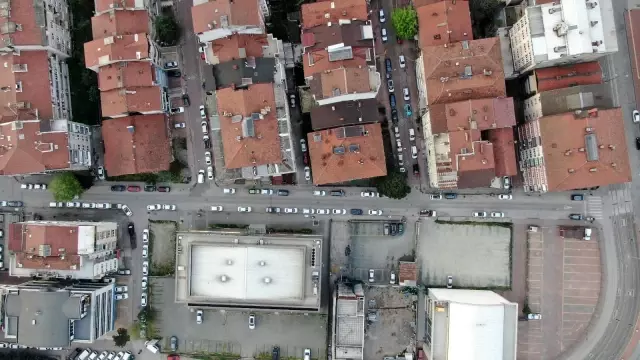 Tam kapanmanın başlaması ile Kocaeli'de sokaklar sessizliğe büründü Tam kapanmanın başlaması ile Kocaeli'de sokaklar sessizliğe büründü