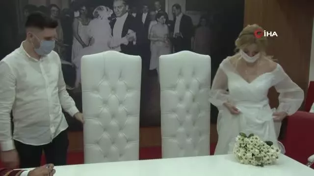 Tam kapanmaya girmeden dünya evine girdiler Tam kapanmaya girmeden dünya evine girdiler