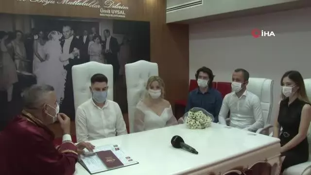 Tam kapanmaya girmeden dünya evine girdiler Tam kapanmaya girmeden dünya evine girdiler