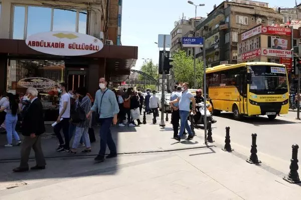 TAM KAPANMAYA SAATLER KALA GAZİANTEP'TEKİ ÇARŞILAR DOLDU TAM KAPANMAYA SAATLER KALA GAZİANTEP'TEKİ ÇARŞILAR DOLDU