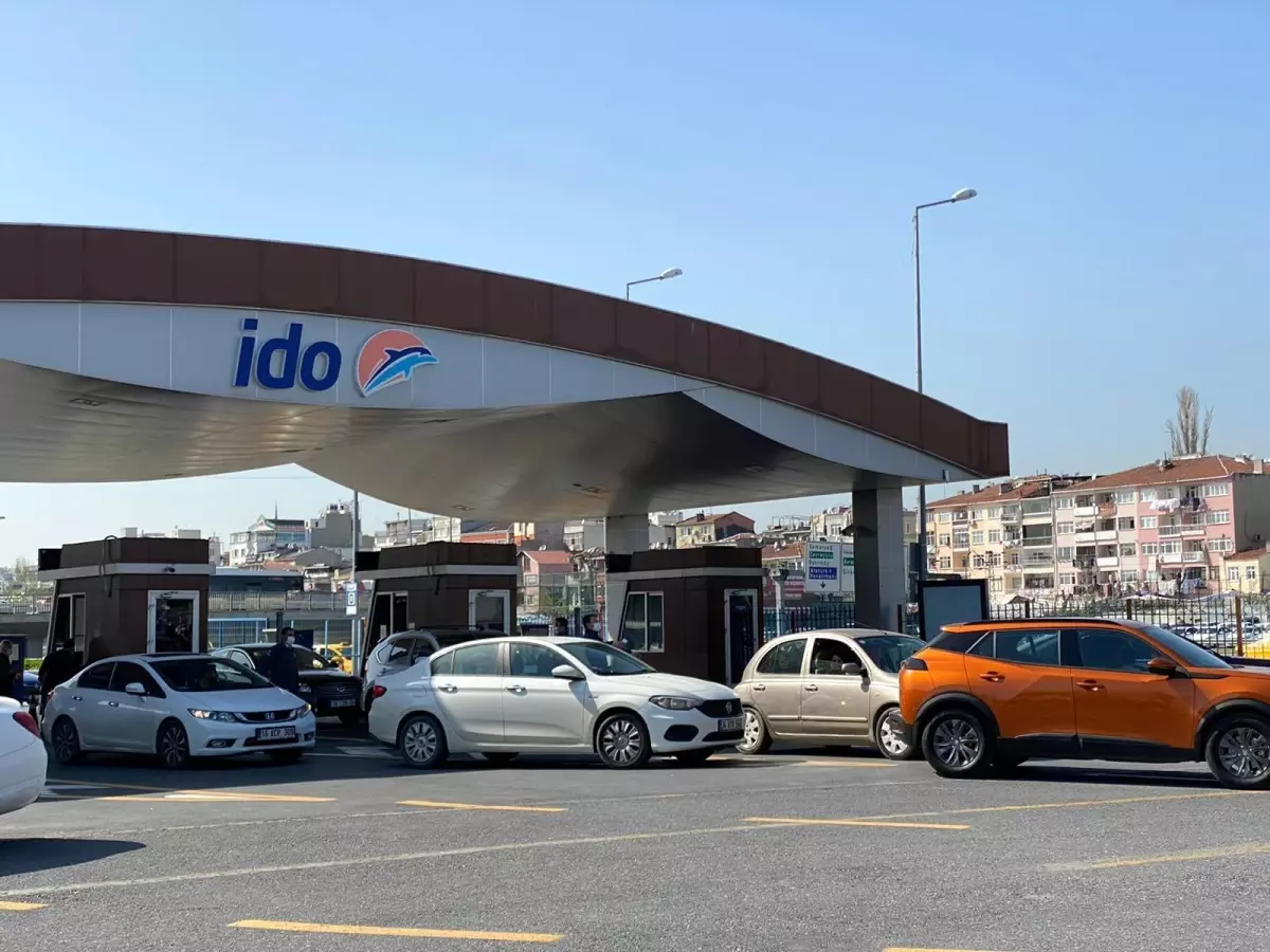 Tam kapanmaya saatler kala İDO'da yoğunluk devam ediyor