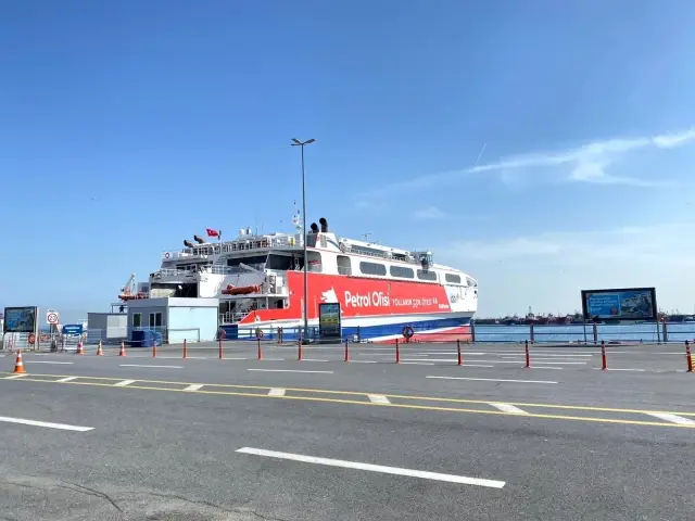 Tam kapanmaya saatler kala İDO'da yoğunluk devam ediyor Tam kapanmaya saatler kala İDO'da yoğunluk devam ediyor