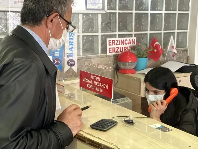 Tam kapanmaya saatler kala otogardaki yoğunluk sürüyor Tam kapanmaya saatler kala otogardaki yoğunluk sürüyor