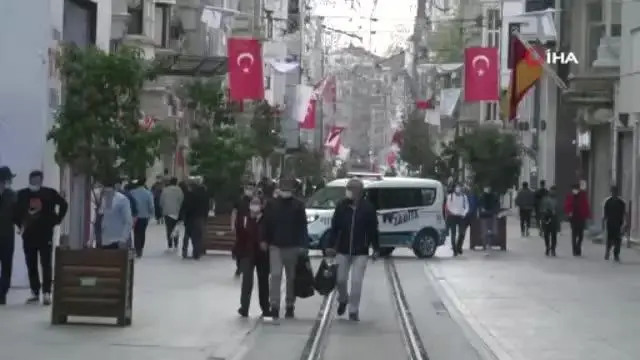 Tam kapanmayla birlikte İstiklal Caddesi turistlere kaldı Tam kapanmayla birlikte İstiklal Caddesi turistlere kaldı