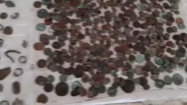 Tarihi eser niteliğinde 789 sikke ve 164 obje ele geçirildi Tarihi eser niteliğinde 789 sikke ve 164 obje ele geçirildi