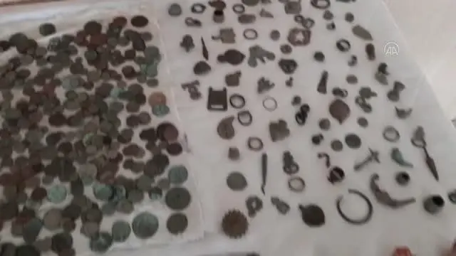 Tarihi eser niteliğinde 789 sikke ve 164 obje ele geçirildi Tarihi eser niteliğinde 789 sikke ve 164 obje ele geçirildi