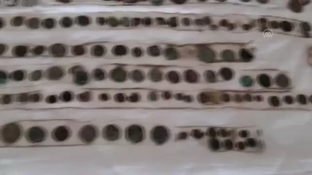 Tarihi eser niteliğinde 789 sikke ve 164 obje ele geçirildi Tarihi eser niteliğinde 789 sikke ve 164 obje ele geçirildi