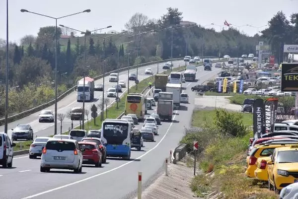 TEKİRDAĞ İSTANBUL-TEKİRDAĞ YOLUNDA ARAÇ KUYRUĞU TEKİRDAĞ İSTANBUL-TEKİRDAĞ YOLUNDA ARAÇ KUYRUĞU