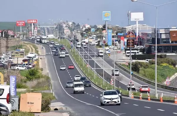 TEKİRDAĞ İSTANBUL-TEKİRDAĞ YOLUNDA ARAÇ KUYRUĞU TEKİRDAĞ İSTANBUL-TEKİRDAĞ YOLUNDA ARAÇ KUYRUĞU