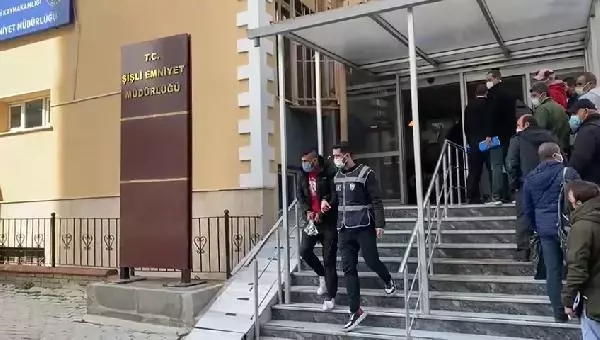 Thodex soruşturmasında şirketin firari CEO'su Özer'in kardeşlerine tutuklama talebi Thodex soruşturmasında şirketin firari CEO'su Özer'in kardeşlerine tutuklama talebi