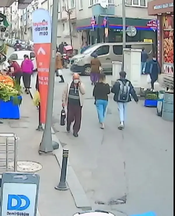 Thodex soruşturmasında şirketin firari CEO'su Özer'in kardeşlerine tutuklama talebi Thodex soruşturmasında şirketin firari CEO'su Özer'in kardeşlerine tutuklama talebi