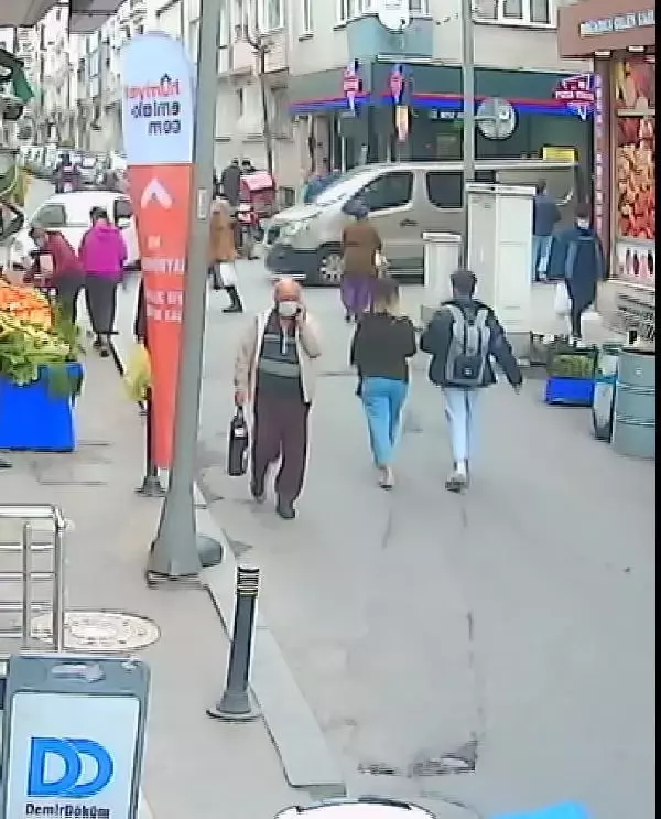 Thodex soruşturmasında şirketin firari CEO'su Özer'in kardeşlerine tutuklama talebi Thodex soruşturmasında şirketin firari CEO'su Özer'in kardeşlerine tutuklama talebi