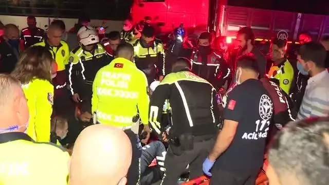 Trafik polisleri kaza yaptı, 1 polis hafif yaralandı Trafik polisleri kaza yaptı, 1 polis hafif yaralandı