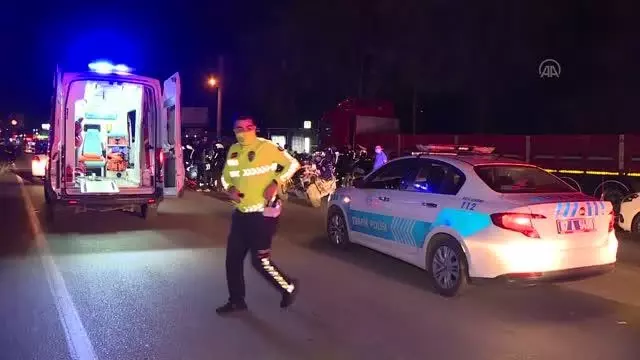 Trafik polisleri kaza yaptı, 1 polis hafif yaralandı Trafik polisleri kaza yaptı, 1 polis hafif yaralandı