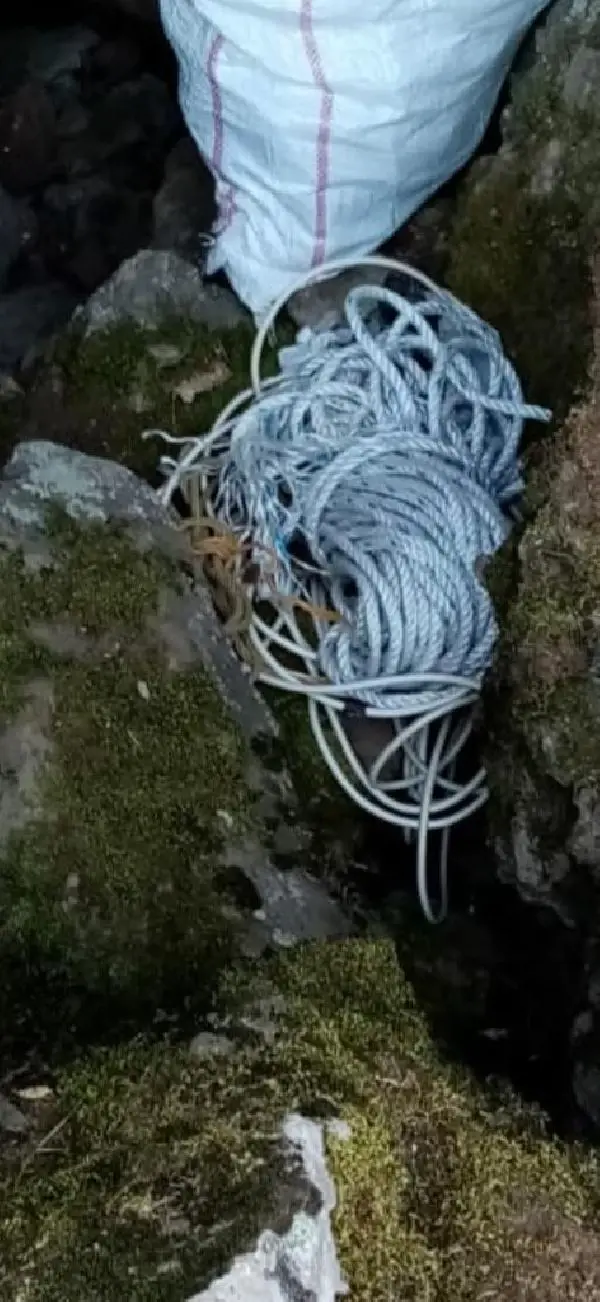 Tunceli'de teröristlerin 35 sığınağı ve 3 deposu imha edildi (2) Tunceli'de teröristlerin 35 sığınağı ve 3 deposu imha edildi (2)