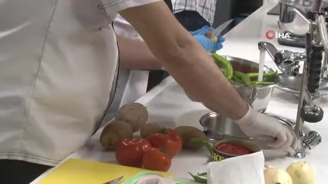 - Türk ve Suriyeli aileler birbirleri için iftar sofrası hazırladı - Türk ve Suriyeli aileler birbirleri için iftar sofrası hazırladı