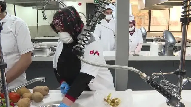 Türk ve Suriyeli aileler, yöresel yemeklerini birbirlerine ikram ederek 'dostluk sofrası' kuracak Türk ve Suriyeli aileler, yöresel yemeklerini birbirlerine ikram ederek 'dostluk sofrası' kuracak
