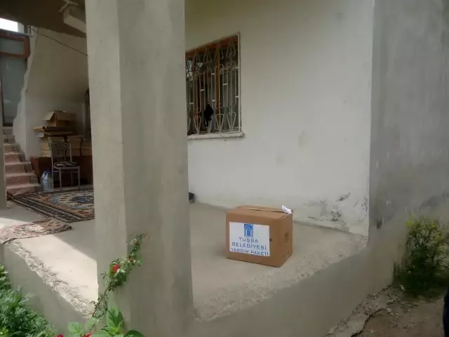 Tuşba Belediyesinden ihtiyaç sahibi ailelere gıda yardımı Tuşba Belediyesinden ihtiyaç sahibi ailelere gıda yardımı