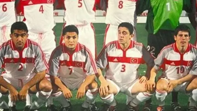 Ümit Özat, Emre hocanın peşini bırakmıyor! 'FETÖ' tartışmasının ardından şimdi de 'Osasuna' göndermesi gerilimi yükseltecek Ümit Özat, Emre hocanın peşini bırakmıyor! 'FETÖ' tartışmasının ardından şimdi de 'Osasuna' göndermesi gerilimi yükseltecek