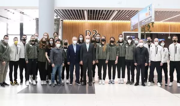 VakıfBank, CEV Şampiyonlar Ligi Süper Finali için İtalya'ya gitti VakıfBank, CEV Şampiyonlar Ligi Süper Finali için İtalya'ya gitti