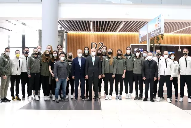 VakıfBank, 5. Avrupa şampiyonluğu için yola çıktı VakıfBank, 5. Avrupa şampiyonluğu için yola çıktı