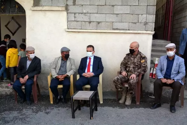 Vali Akbıyık'tan şehit ailelerine ziyaret Vali Akbıyık'tan şehit ailelerine ziyaret