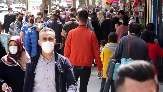 Van'da tam kapanma öncesi yoğunluk Van'da tam kapanma öncesi yoğunluk