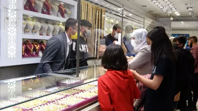 Van'da tam kapanma öncesi yoğunluk Van'da tam kapanma öncesi yoğunluk