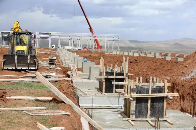 Yeni OSB'de ilk fabrikanın temelleri atıldı Yeni OSB'de ilk fabrikanın temelleri atıldı