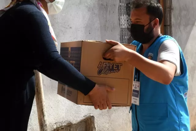 Yenişehir Belediyesi gıda kolisi desteğini sürdürüyor Yenişehir Belediyesi gıda kolisi desteğini sürdürüyor