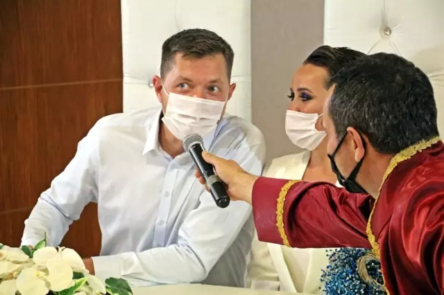 Yerleşik yabancılar dünya evine kapanarak girdiler Yerleşik yabancılar dünya evine kapanarak girdiler