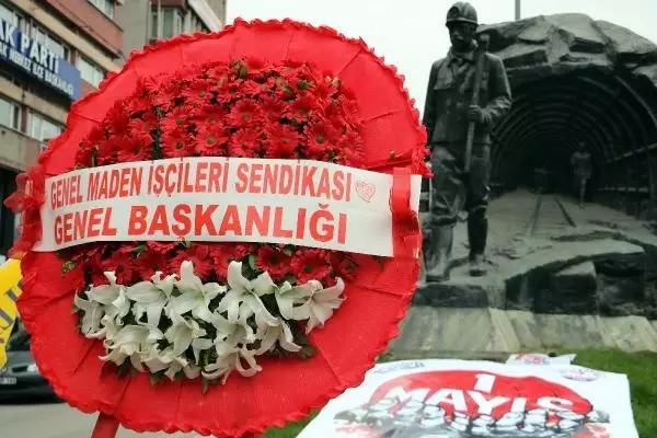 ZONGULDAK'TA 'TAM KAPANMA' ÖNCESİ 1 MAYIS KUTLAMASI ZONGULDAK'TA 'TAM KAPANMA' ÖNCESİ 1 MAYIS KUTLAMASI