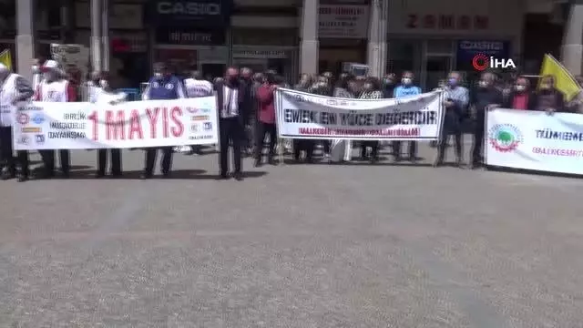 1 Mayıs'ı işçi ve memurlar ayrı ayrı kutladı 1 Mayıs'ı işçi ve memurlar ayrı ayrı kutladı