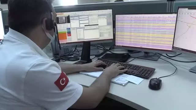112 Acil Çağrı Merkezine gelen çağrı sayısı 'tam kapanmada' arttı 112 Acil Çağrı Merkezine gelen çağrı sayısı 'tam kapanmada' arttı
