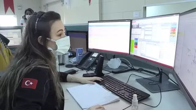 112 Acil Çağrı Merkezine gelen çağrı sayısı 'tam kapanmada' arttı 112 Acil Çağrı Merkezine gelen çağrı sayısı 'tam kapanmada' arttı