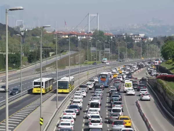 Son dakika... 15 TEMMUZ ŞEHİTLER KÖPRÜSÜ'NDE TAM KAPANMANIN İLK GÜNÜNDE TRAFİK YOĞUNLUĞU Son dakika... 15 TEMMUZ ŞEHİTLER KÖPRÜSÜ'NDE TAM KAPANMANIN İLK GÜNÜNDE TRAFİK YOĞUNLUĞU
