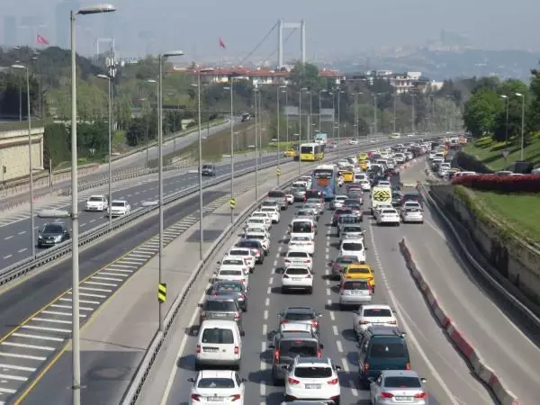 Son dakika... 15 TEMMUZ ŞEHİTLER KÖPRÜSÜ'NDE TAM KAPANMANIN İLK GÜNÜNDE TRAFİK YOĞUNLUĞU Son dakika... 15 TEMMUZ ŞEHİTLER KÖPRÜSÜ'NDE TAM KAPANMANIN İLK GÜNÜNDE TRAFİK YOĞUNLUĞU