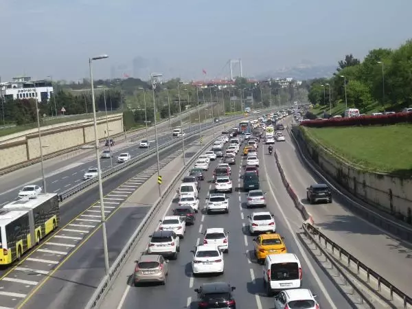Son dakika... 15 TEMMUZ ŞEHİTLER KÖPRÜSÜ'NDE TAM KAPANMANIN İLK GÜNÜNDE TRAFİK YOĞUNLUĞU Son dakika... 15 TEMMUZ ŞEHİTLER KÖPRÜSÜ'NDE TAM KAPANMANIN İLK GÜNÜNDE TRAFİK YOĞUNLUĞU