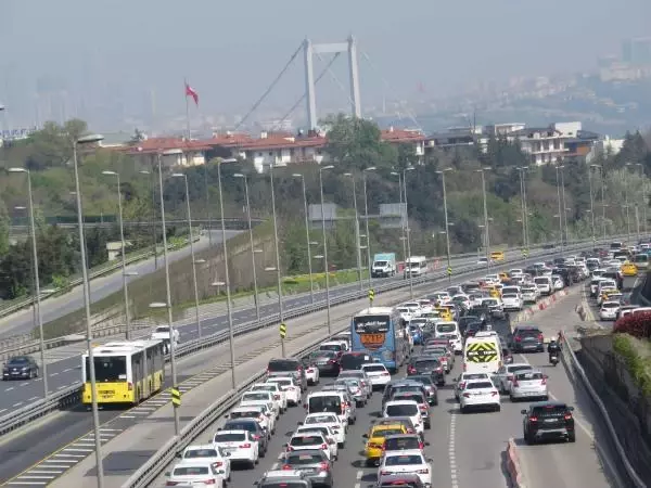 Son dakika... 15 TEMMUZ ŞEHİTLER KÖPRÜSÜ'NDE TAM KAPANMANIN İLK GÜNÜNDE TRAFİK YOĞUNLUĞU Son dakika... 15 TEMMUZ ŞEHİTLER KÖPRÜSÜ'NDE TAM KAPANMANIN İLK GÜNÜNDE TRAFİK YOĞUNLUĞU