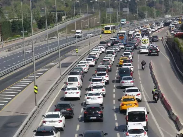 Son dakika... 15 TEMMUZ ŞEHİTLER KÖPRÜSÜ'NDE TAM KAPANMANIN İLK GÜNÜNDE TRAFİK YOĞUNLUĞU Son dakika... 15 TEMMUZ ŞEHİTLER KÖPRÜSÜ'NDE TAM KAPANMANIN İLK GÜNÜNDE TRAFİK YOĞUNLUĞU