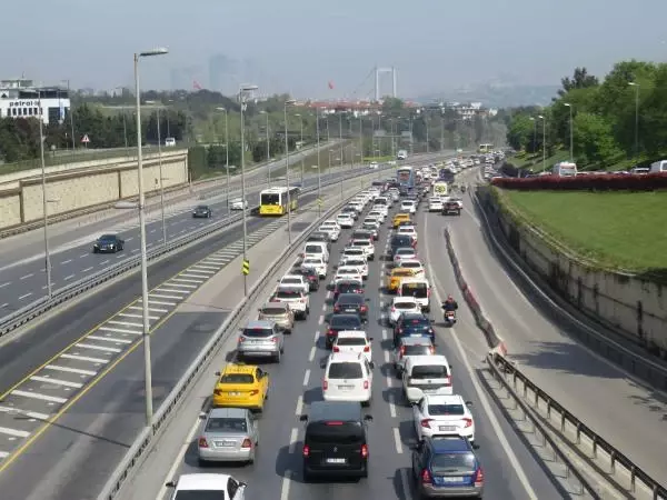 Son dakika... 15 TEMMUZ ŞEHİTLER KÖPRÜSÜ'NDE TAM KAPANMANIN İLK GÜNÜNDE TRAFİK YOĞUNLUĞU Son dakika... 15 TEMMUZ ŞEHİTLER KÖPRÜSÜ'NDE TAM KAPANMANIN İLK GÜNÜNDE TRAFİK YOĞUNLUĞU