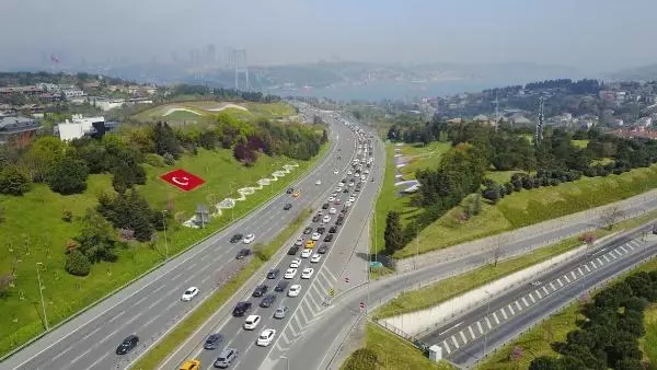 Son dakika... 15 TEMMUZ ŞEHİTLER KÖPRÜSÜ'NDE TAM KAPANMANIN İLK GÜNÜNDE TRAFİK YOĞUNLUĞU Son dakika... 15 TEMMUZ ŞEHİTLER KÖPRÜSÜ'NDE TAM KAPANMANIN İLK GÜNÜNDE TRAFİK YOĞUNLUĞU