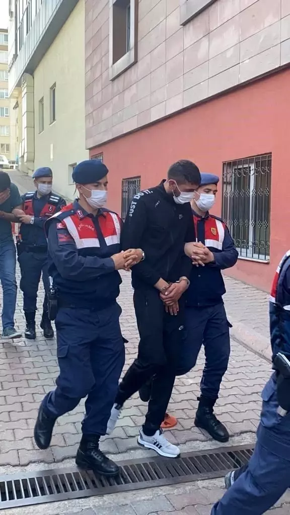 6 evden hırsızlık yapan 3 kişi yakalandı 6 evden hırsızlık yapan 3 kişi yakalandı